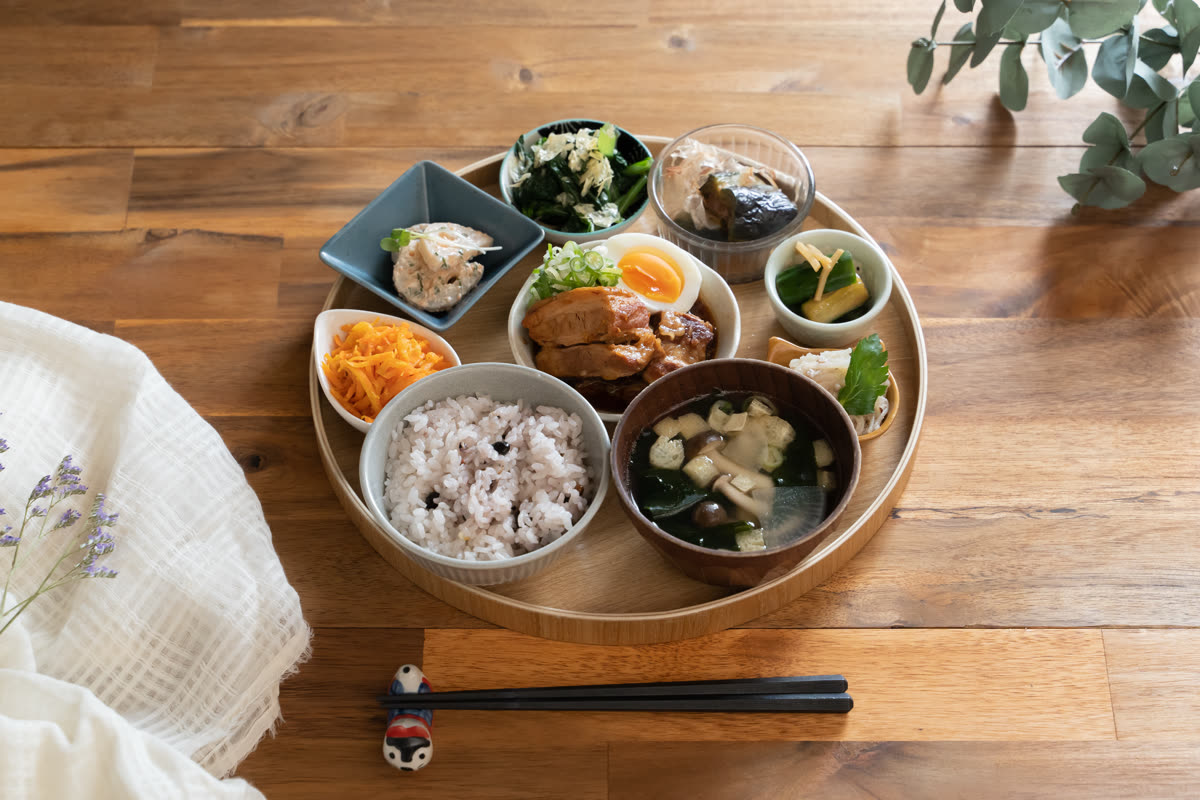 豚バラなんこつ角煮とおばんざいセット